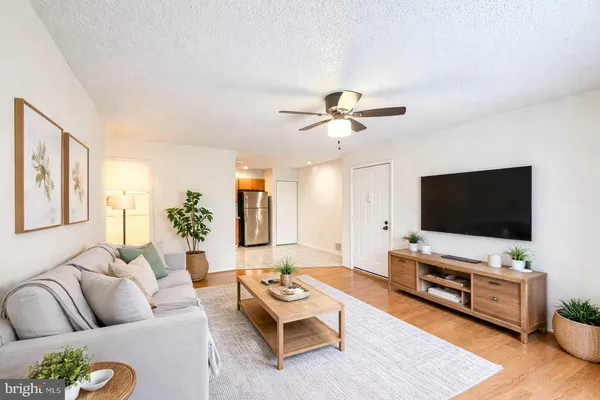 $2,150 | 15 Fisher Drive, Franklin Park, NJ 08823