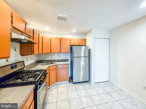 $2,150 | 15 Fisher Drive, Franklin Park, NJ 08823
