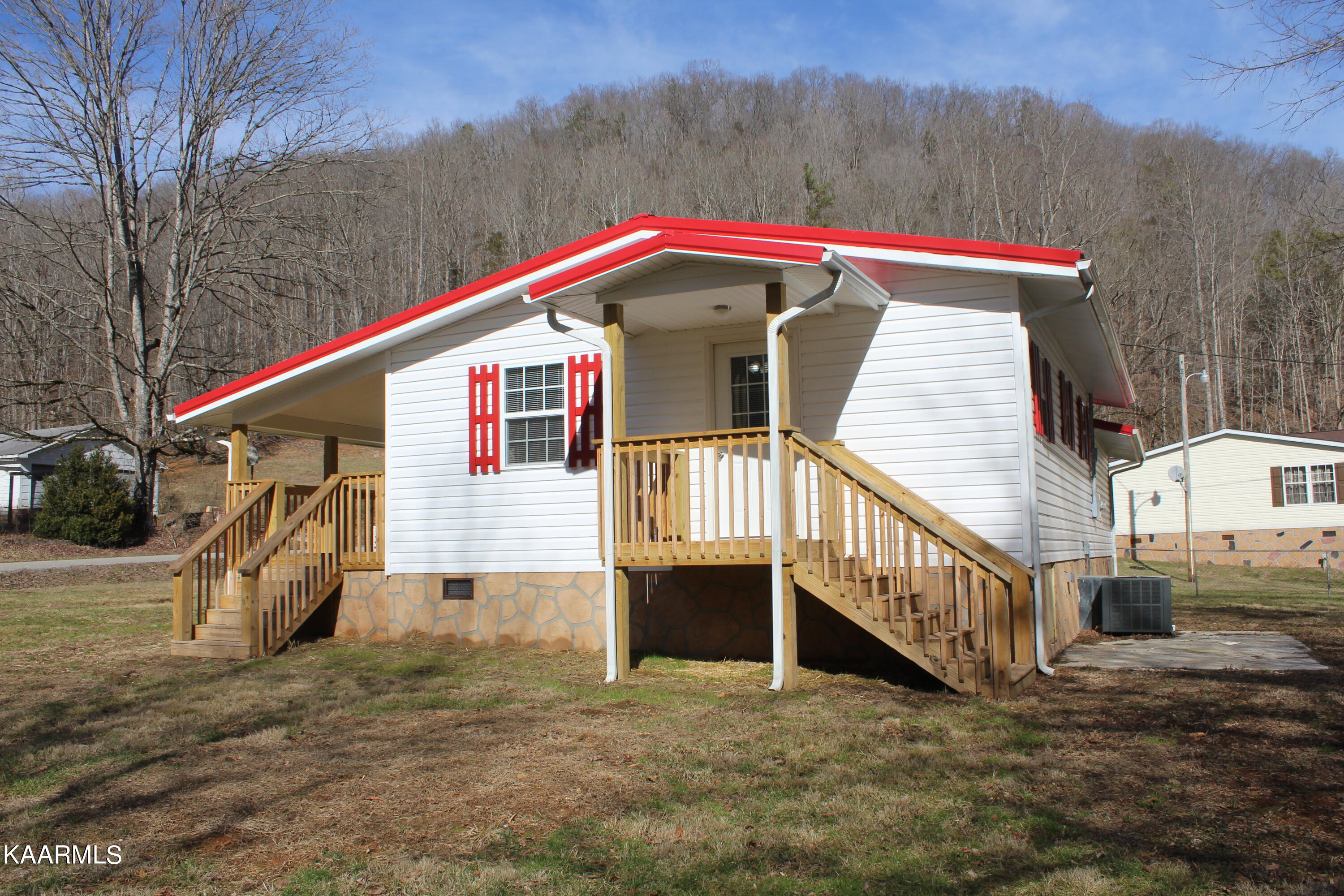 2906 Flat Hollow Road Speedwell, TN 37870 - Photo 7 of 19 IMG_6352