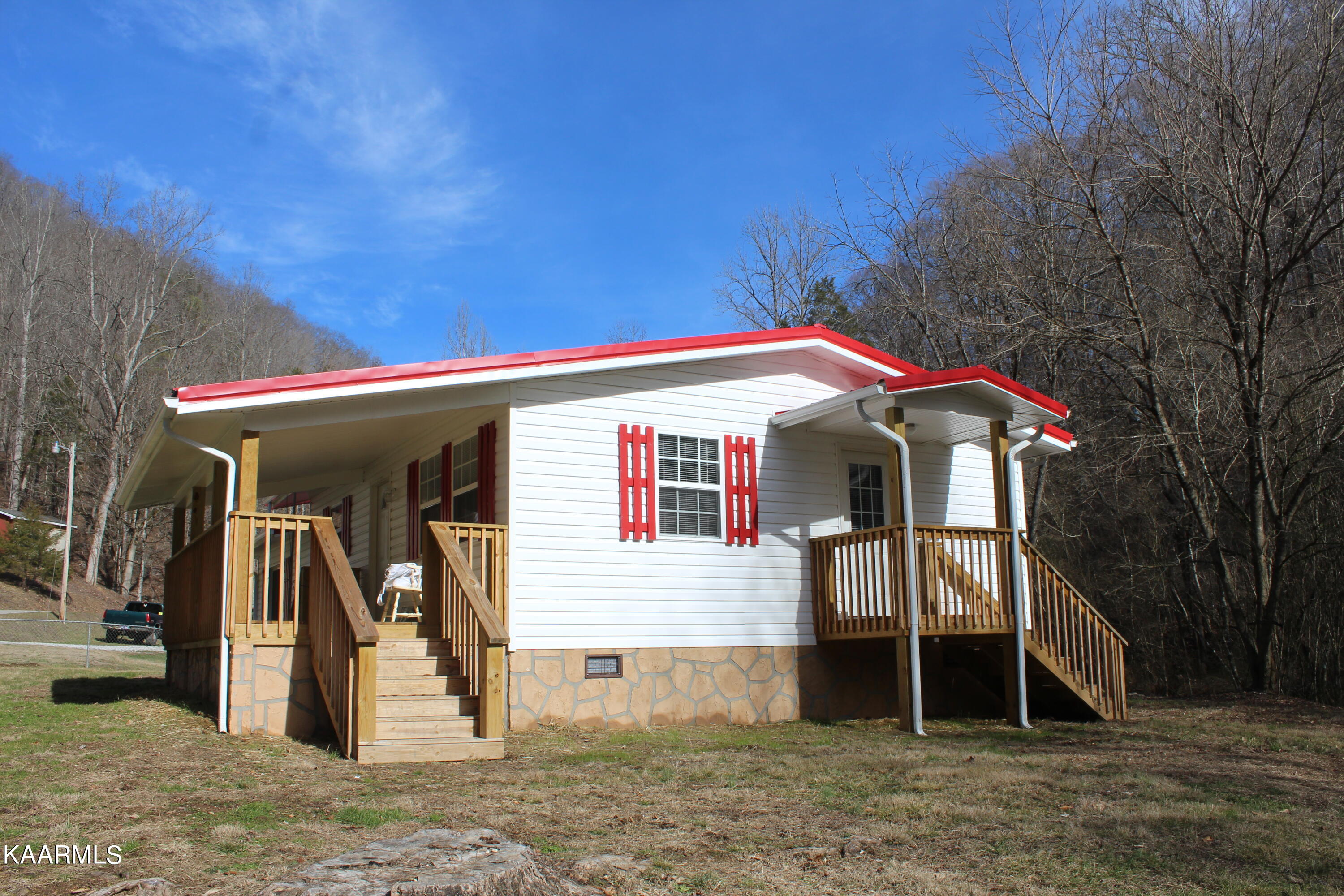 2906 Flat Hollow Road Speedwell, TN 37870 - Photo 8 of 19 IMG_6364