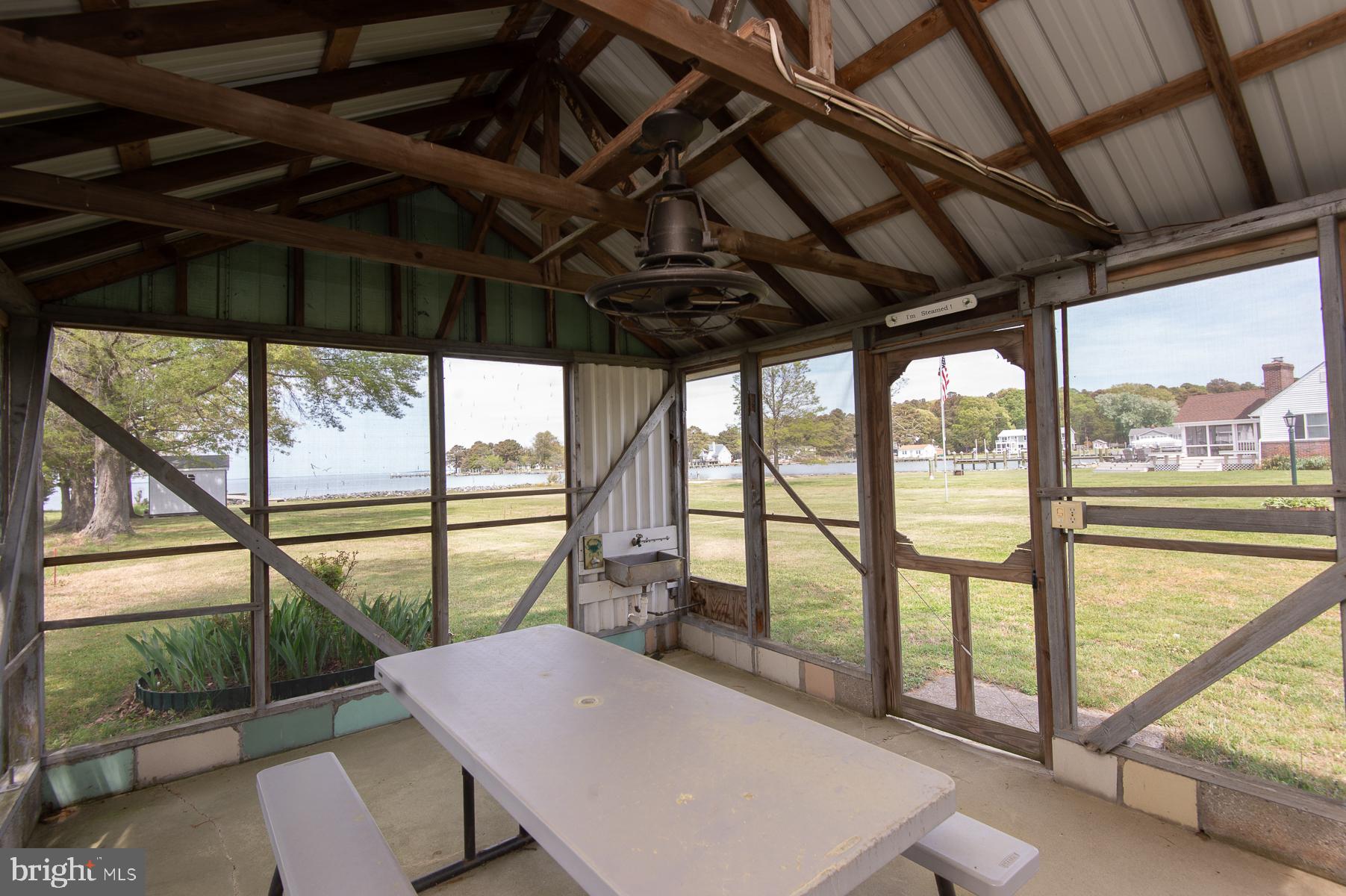 724 Twin Point Cove Road Cambridge, MD 21613 - Photo 9 of 60 Crab house interior