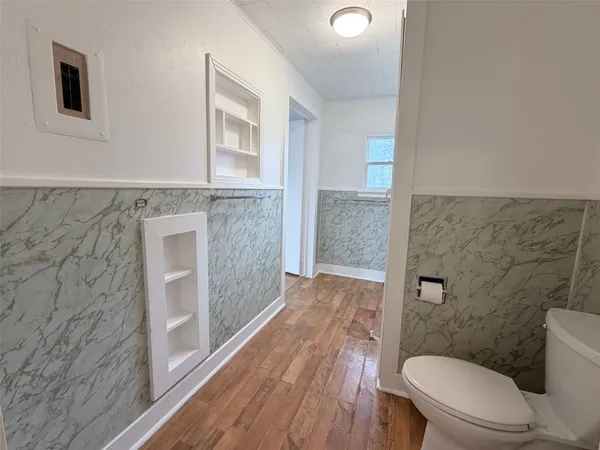 $1,400 | 1604 Main Street, Bastrop, TX 78602
