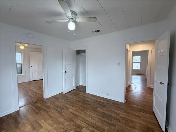 $1,400 | 1604 Main Street, Bastrop, TX 78602