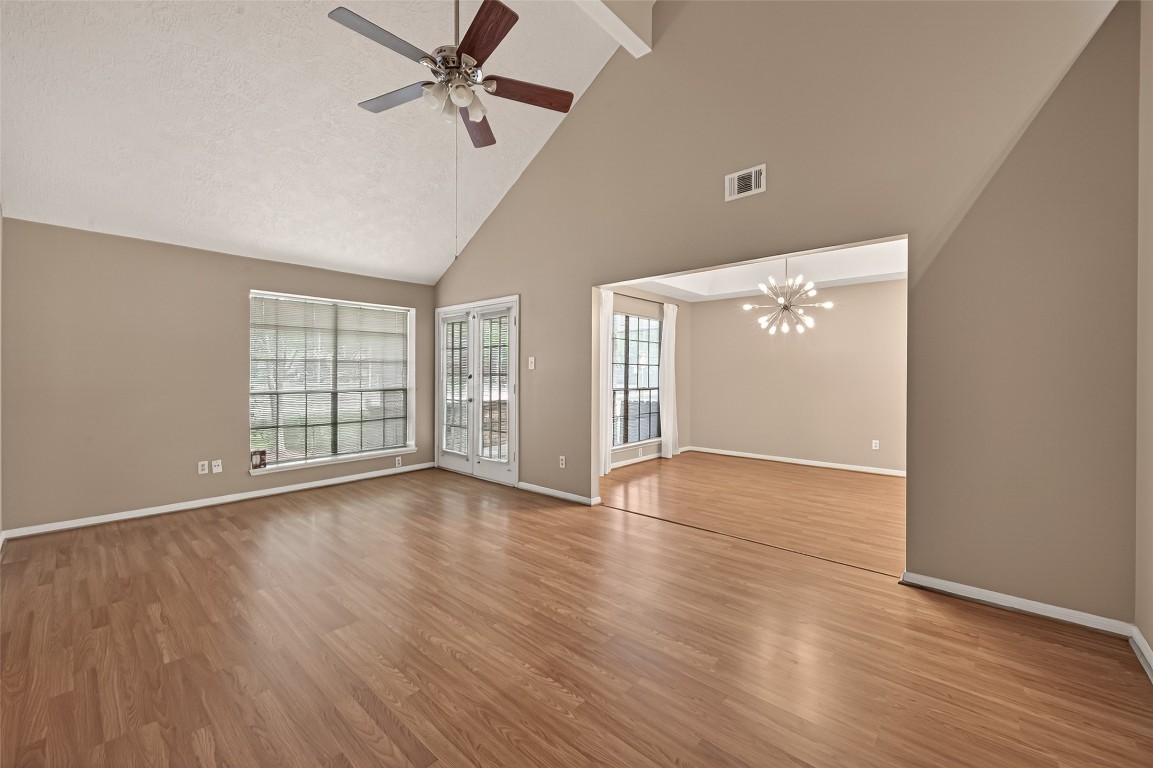 5003 Dawn Lily Drive Spring, TX 77388 - Photo 8 of 49 Sitting Area