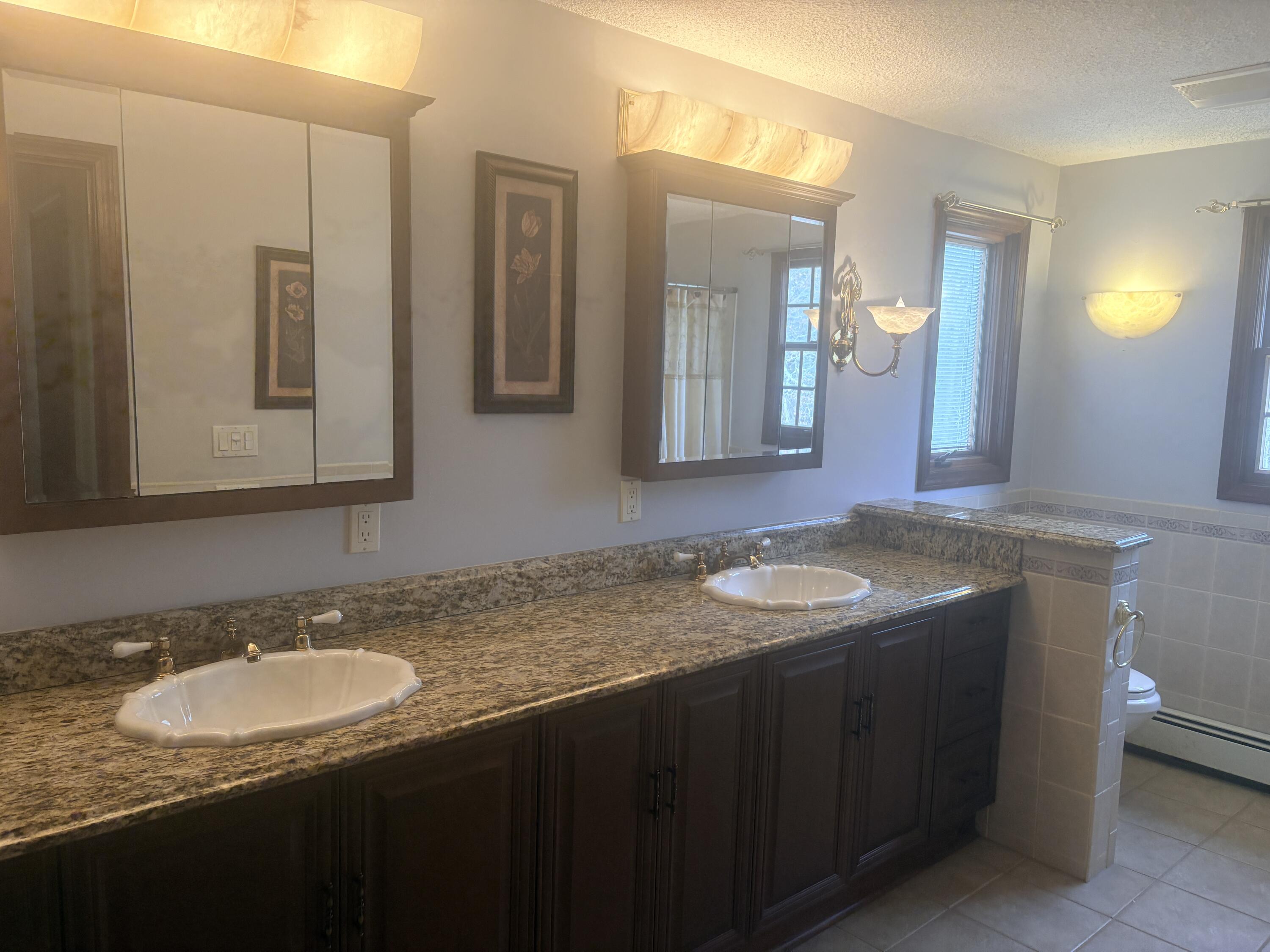 37 Simpson Lane Freetown, MA 02702 - Photo 7 of 29 IMG_3157