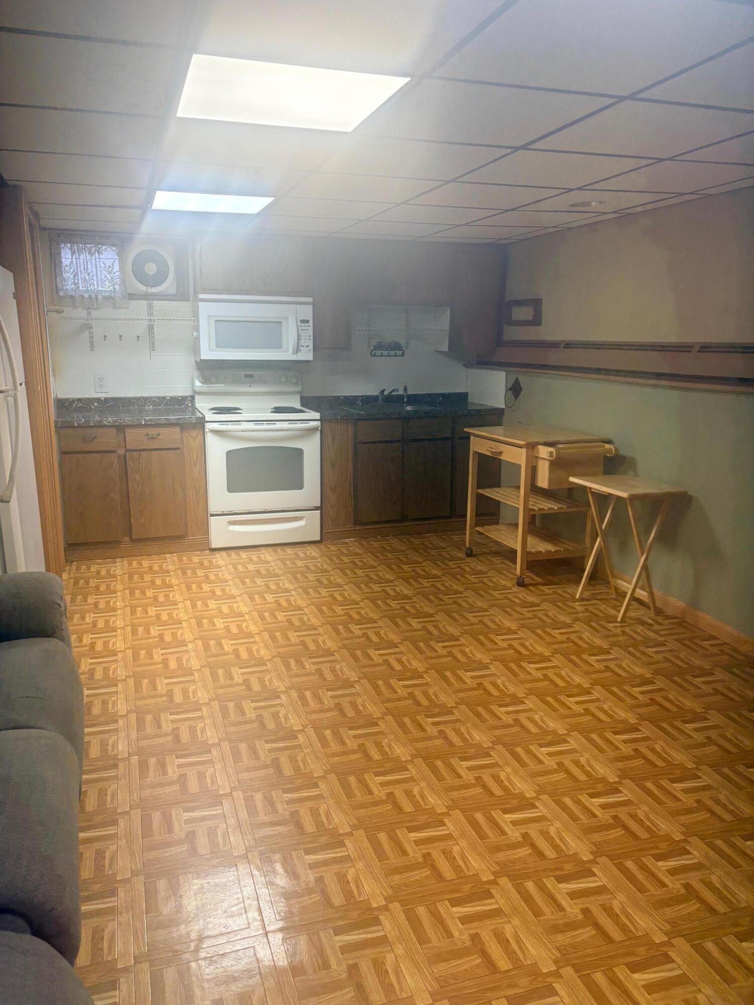 37 Simpson Lane Freetown, MA 02702 - Photo 9 of 29 IMG_3191