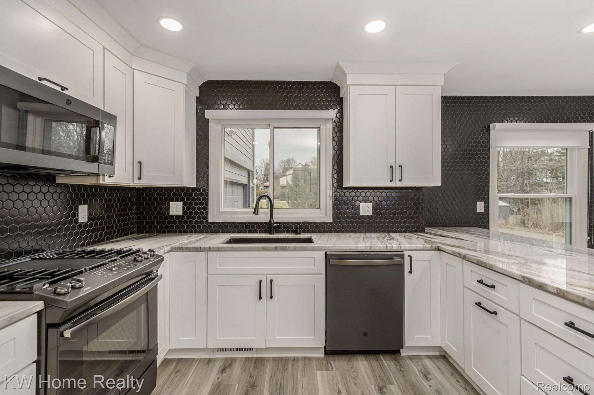 2882 Hiller Road West Bloomfield, MI 48324 - Photo 22 of 47 Gallery Image 22