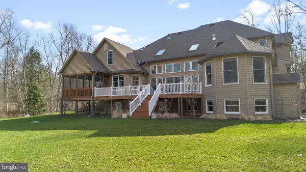 $1,000,000 | 414 Ice Harvest Drive, Mountain Top, PA 18707