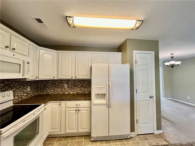 $169,900 | 311 East Hansen Court, Unit 73, Independence, MO 64055