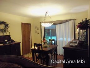14875 Bab Road Auburn, IL 62615 - Photo 9 of 16