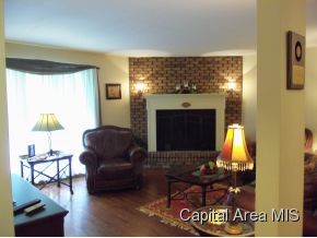 14875 Bab Road Auburn, IL 62615 - Photo 10 of 16