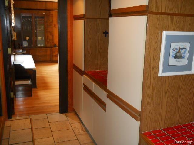 2828 Chilson Road Howell, MI 48843 - Photo 45 of 79 butlers pantry 1