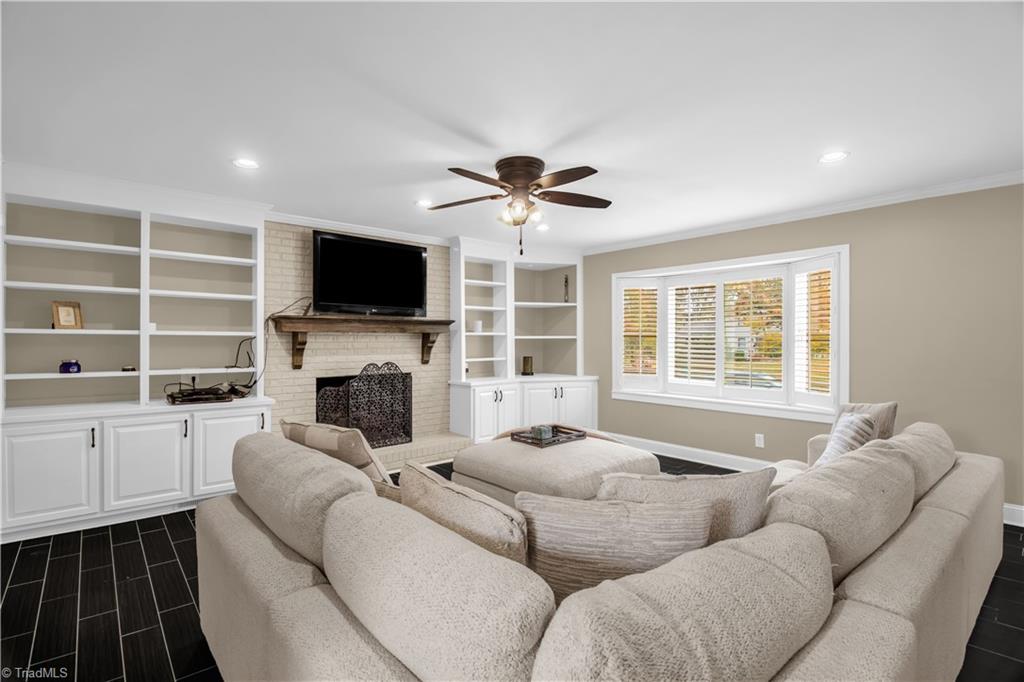 1014 Shamrock Court High Point, NC 27265 - Photo 8 of 37