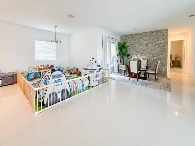 $4,200 | 17931 Southwest 152nd Avenue, Miami, FL 33187