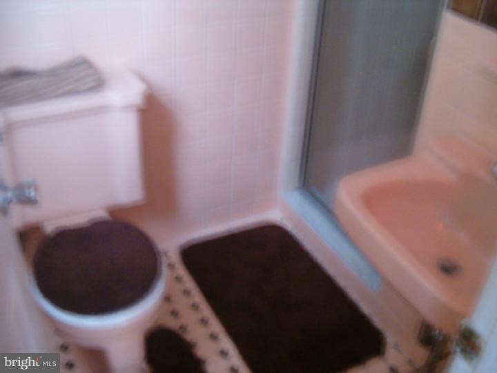 9941 Woodfern Road Philadelphia, PA 19115 - Photo 19 of 25 Master Bathroom