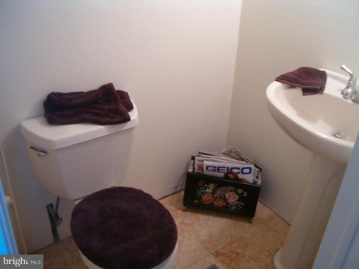 9941 Woodfern Road Philadelphia, PA 19115 - Photo 24 of 25 Half Bath