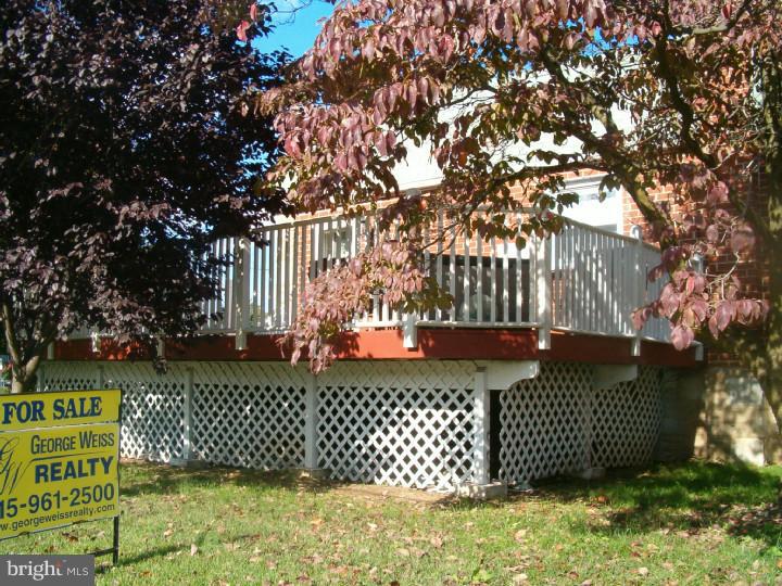 9941 Woodfern Road Philadelphia, PA 19115 - Photo 4 of 25 Deck