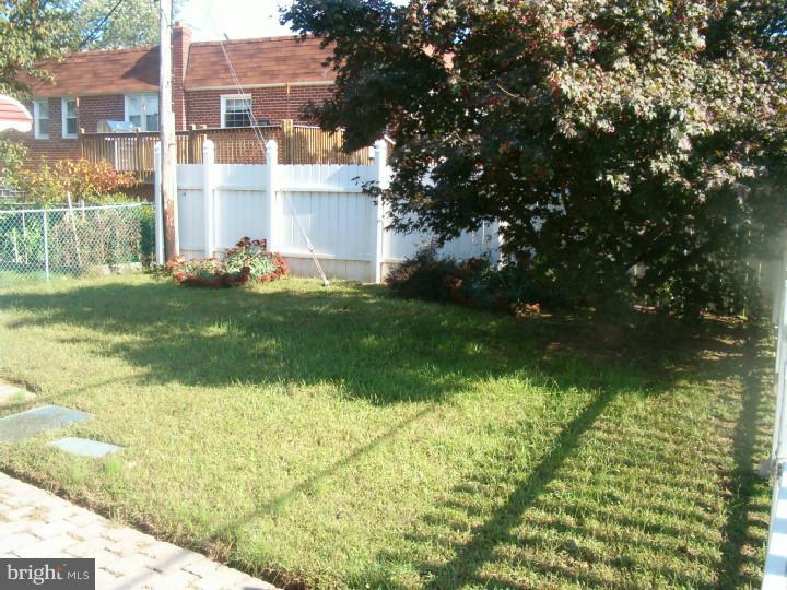 9941 Woodfern Road Philadelphia, PA 19115 - Photo 6 of 25 Back Yard