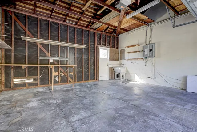 a view of a backyard of the house