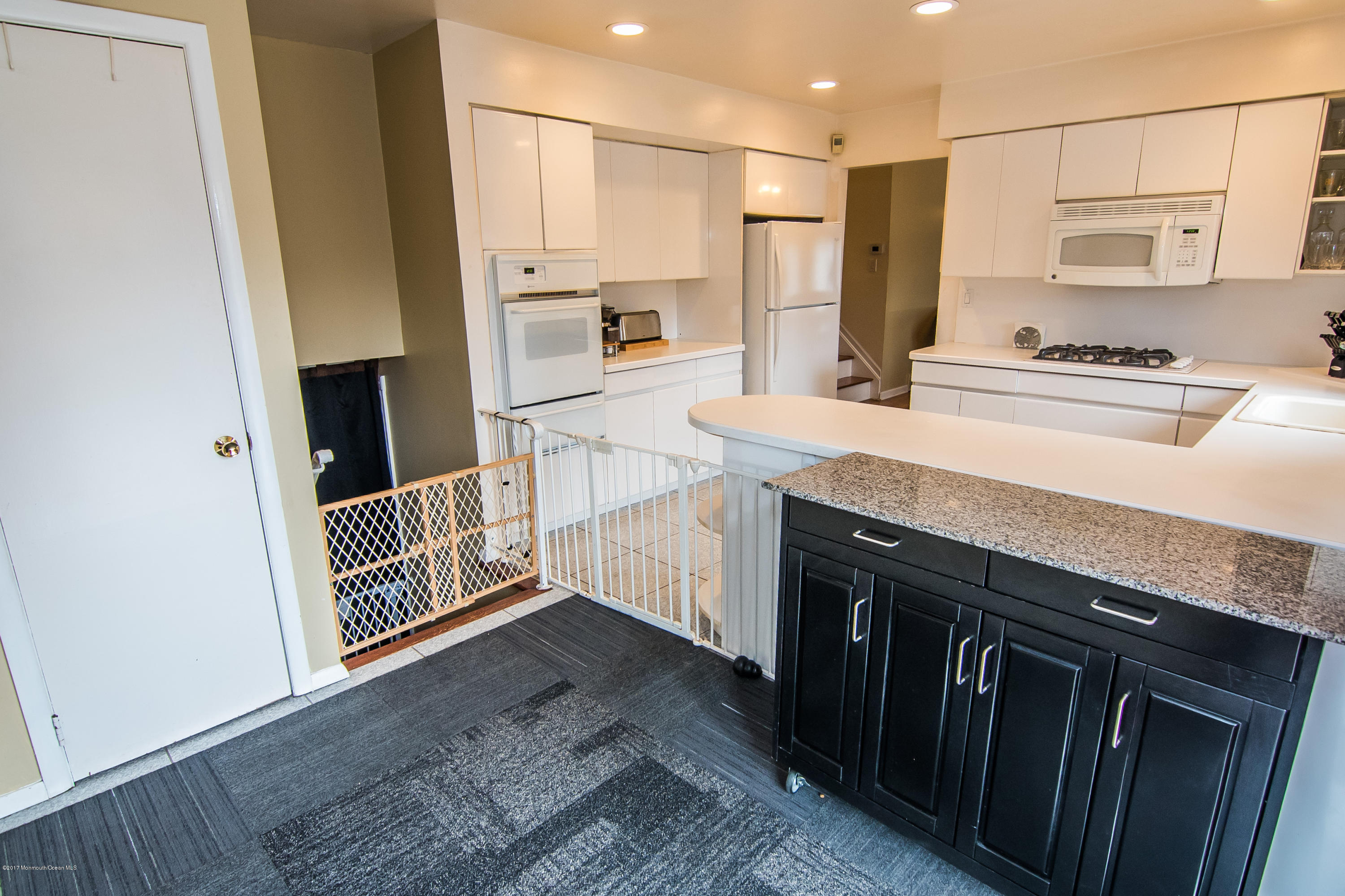 25 Millay Road Morganville, NJ 07751 - Photo 13 of 29 25-Kitchen