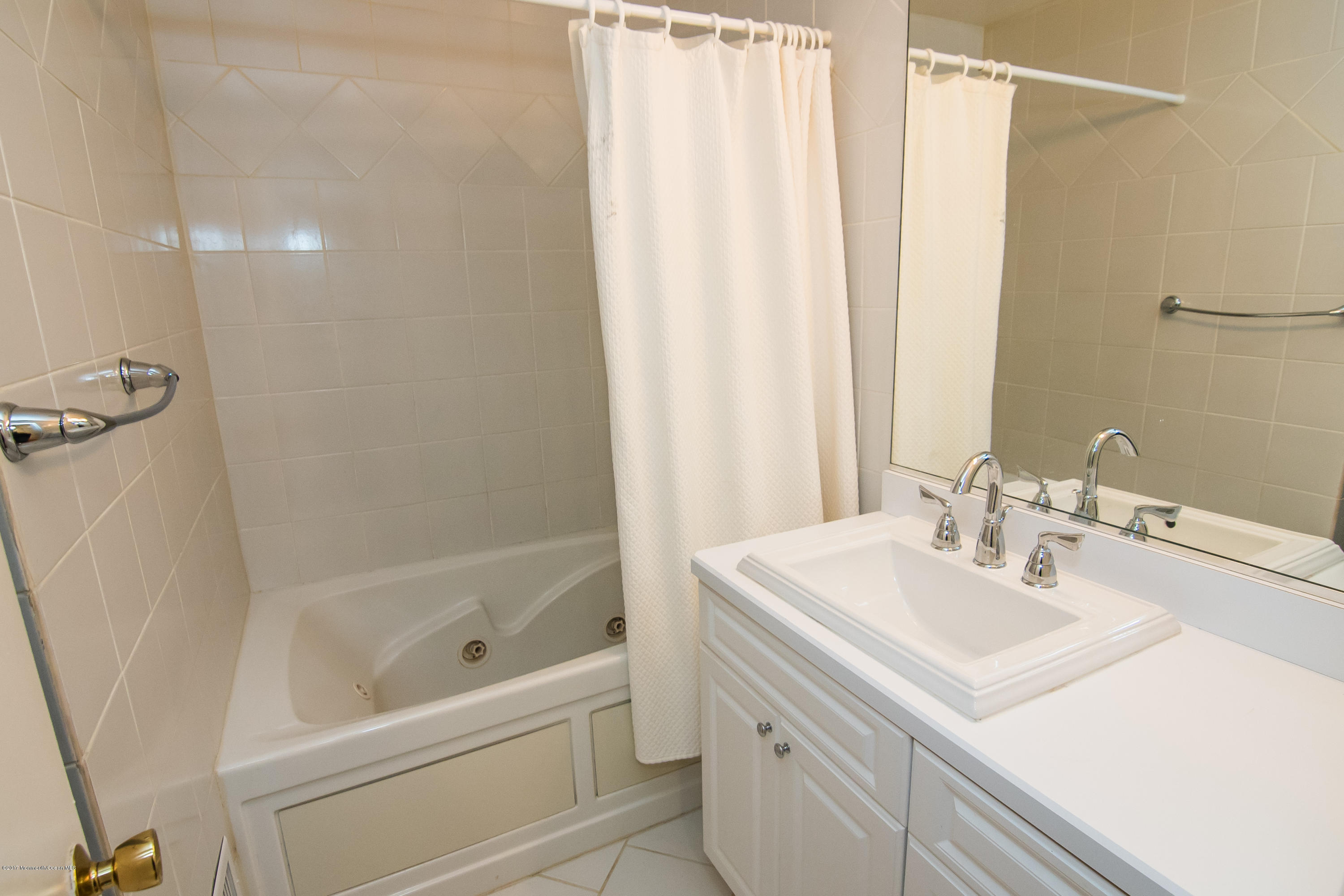 25 Millay Road Morganville, NJ 07751 - Photo 19 of 29 34_HallBath