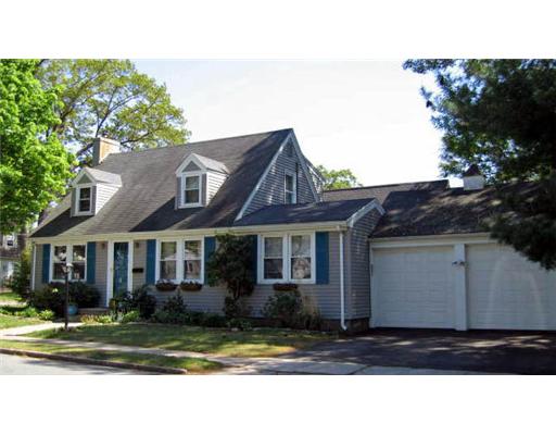 90 Ausdale Road Cranston, RI 02910 - Photo 1 of 12 Exterior Front.