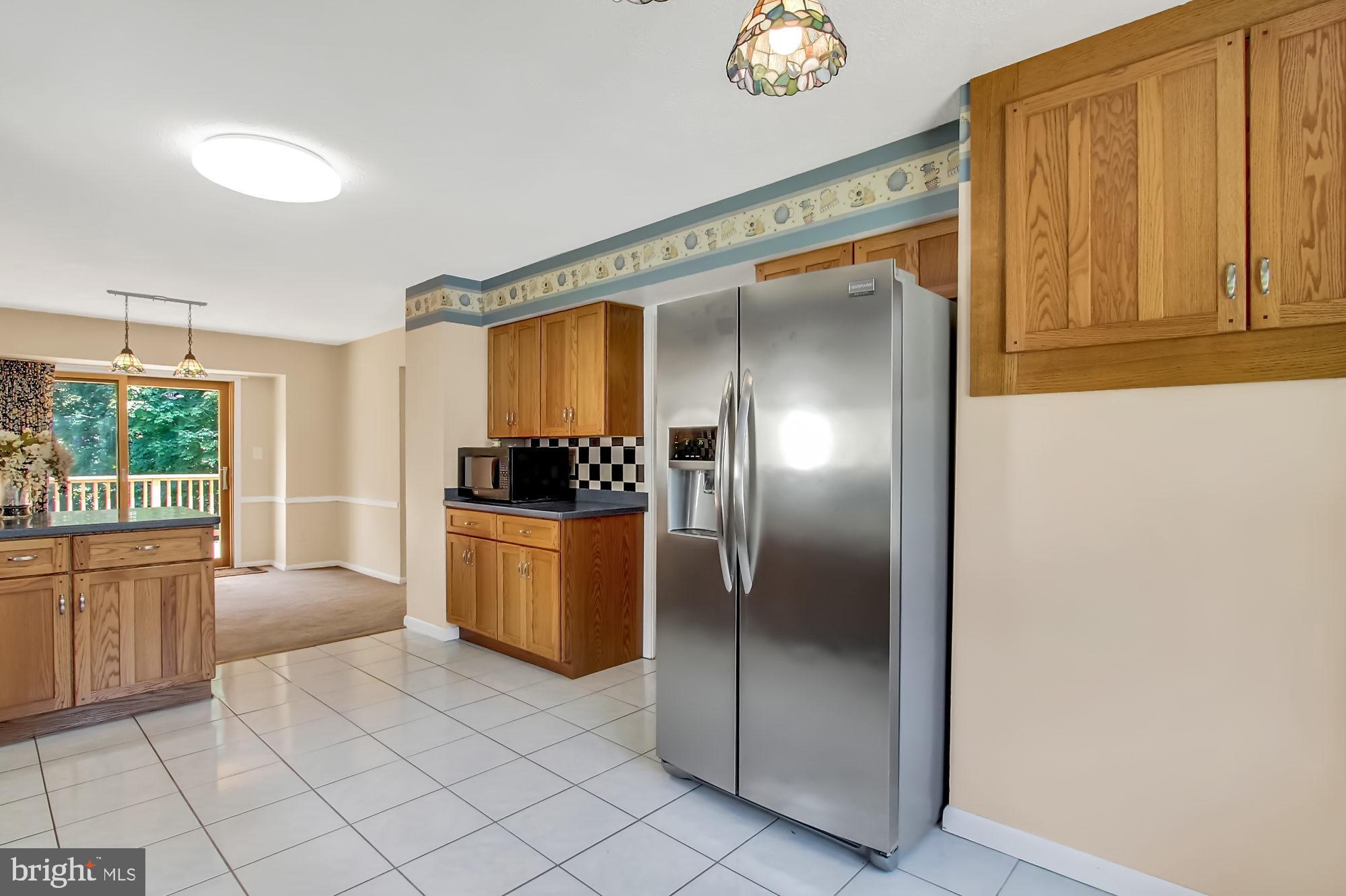 10811 Sandringham Road Cockeysville, MD 21030 - Photo 14 of 36 Stainless appliances....