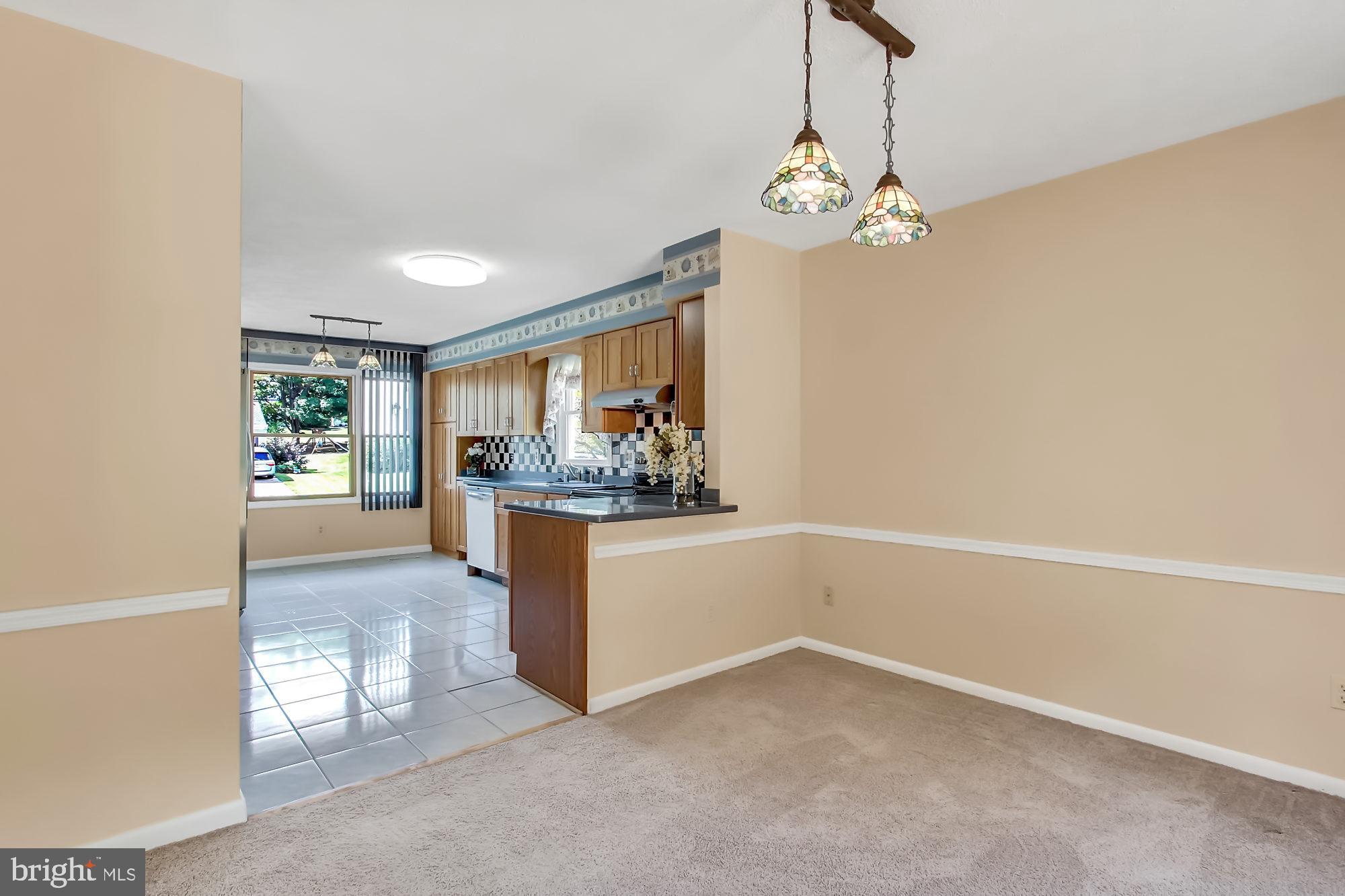 10811 Sandringham Road Cockeysville, MD 21030 - Photo 17 of 36 Dining area....
