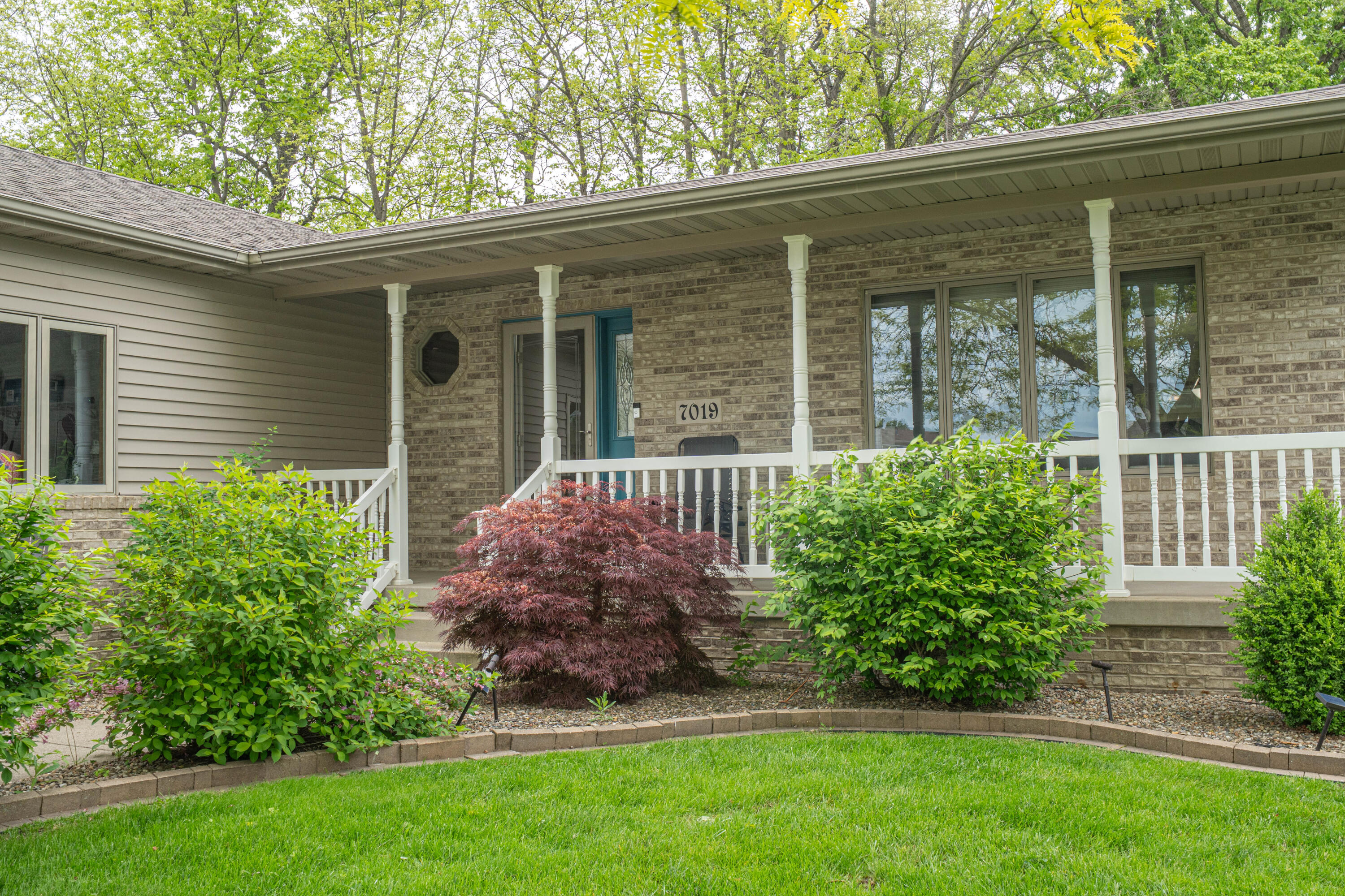 7019 Forest Ridge Drive Schererville, IN 46375 - Photo 2 of 19 3000x2000