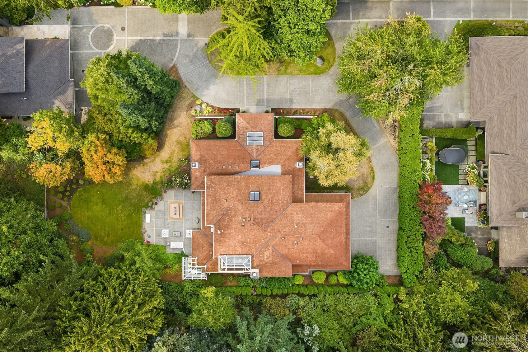 2609 Evergreen Point Road Medina, WA 98039 - Photo 27 of 39 an aerial view of a house with a garden