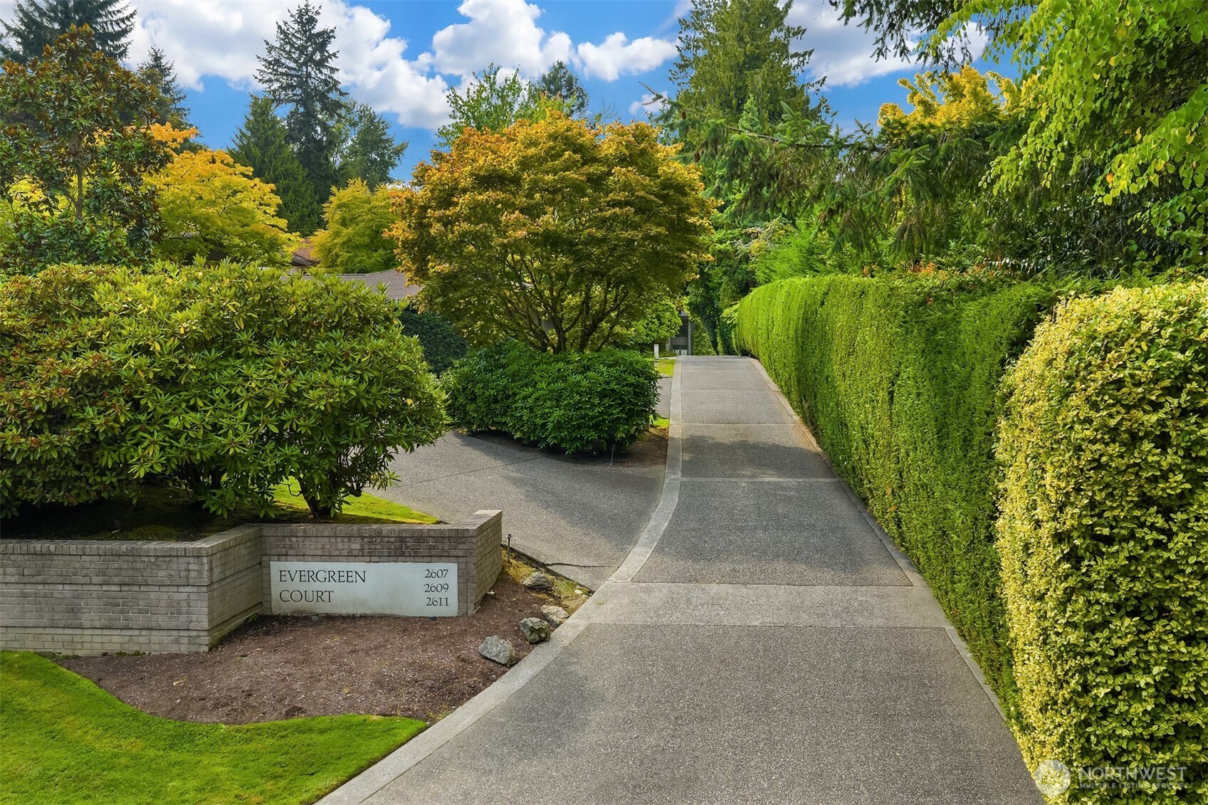 2609 Evergreen Point Road Medina, WA 98039 - Photo 29 of 39 a view of a garden with plants