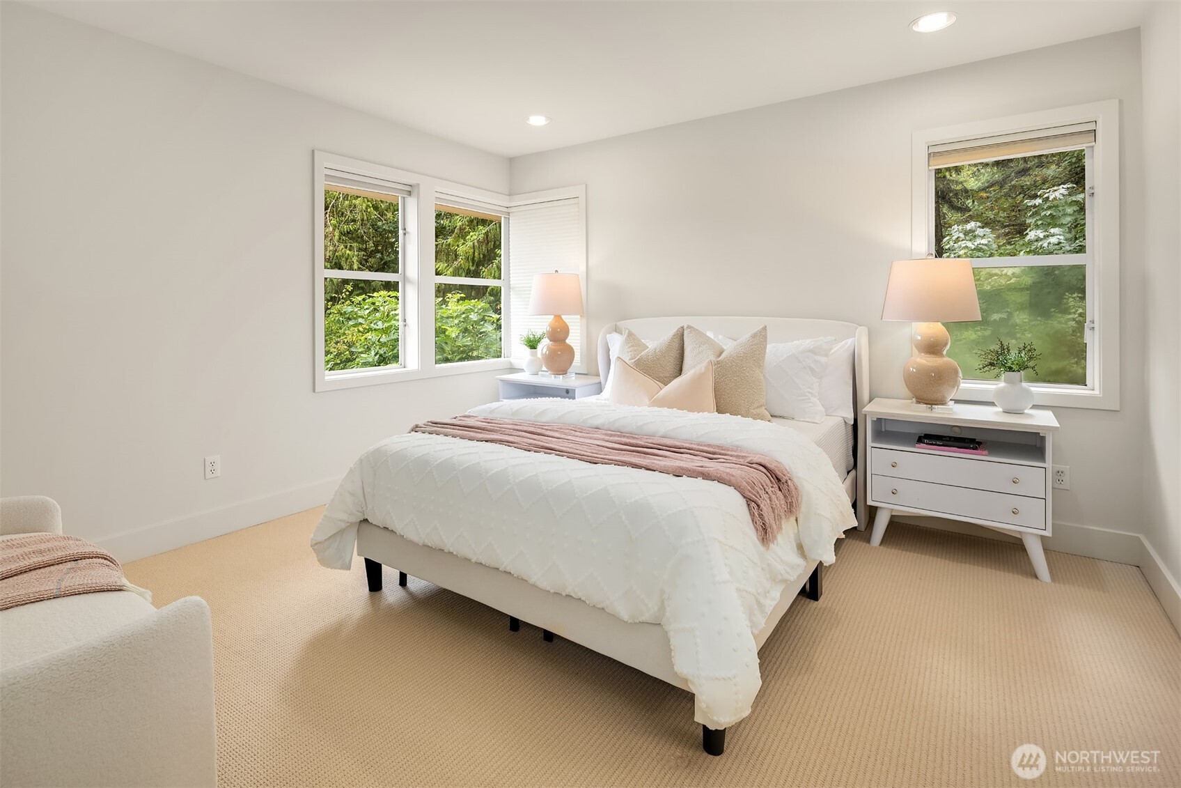 2609 Evergreen Point Road Medina, WA 98039 - Photo 35 of 39 a bed room with a bed and a chair