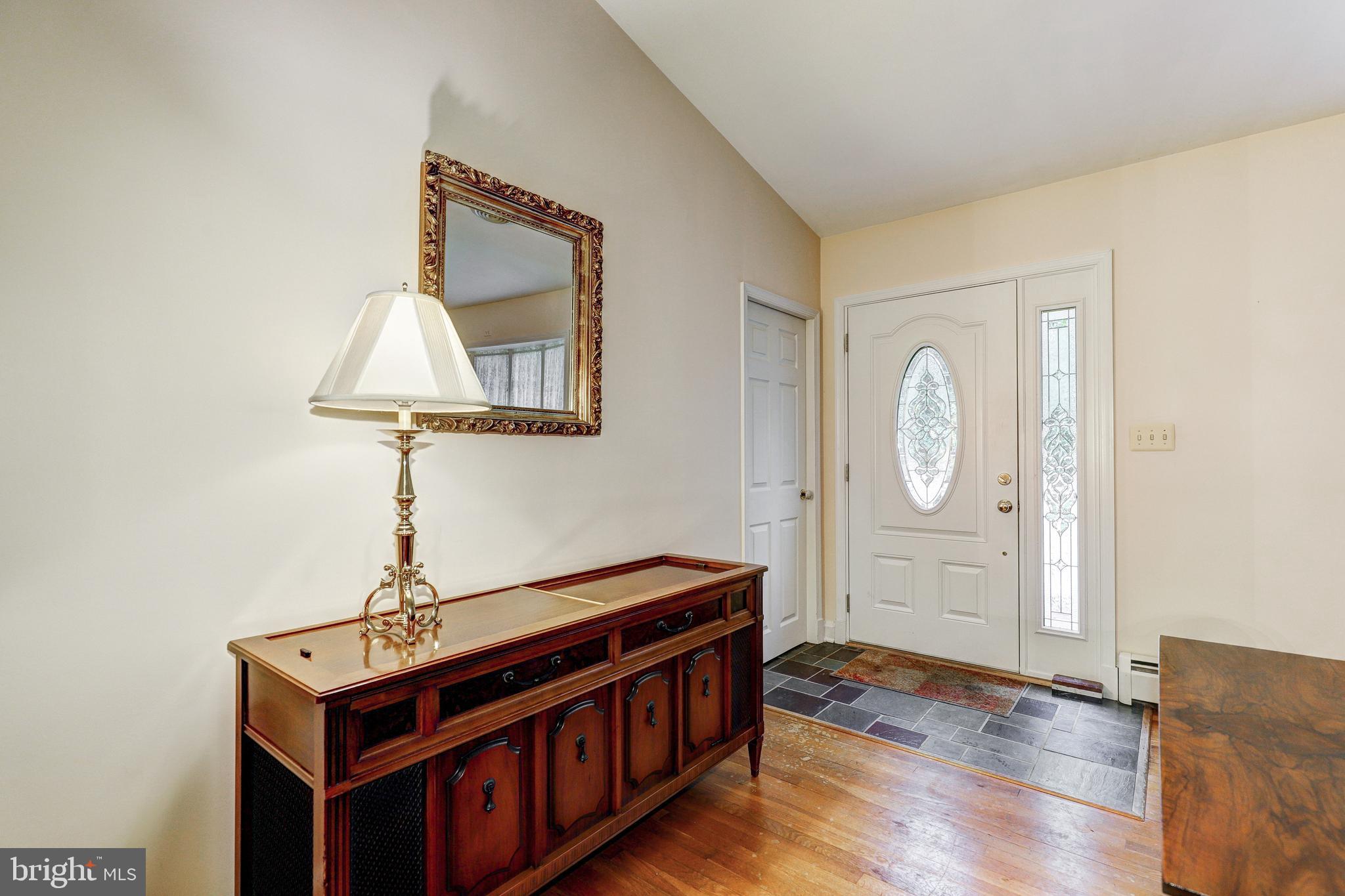 411 Merrie Lane Fallston, MD 21047 - Photo 8 of 28 Graceful entry