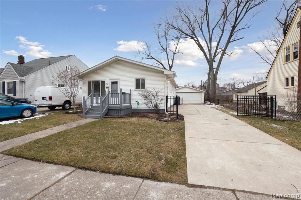 1626 Cambridge Road Berkley, MI 48072 - Photo 4 of 34