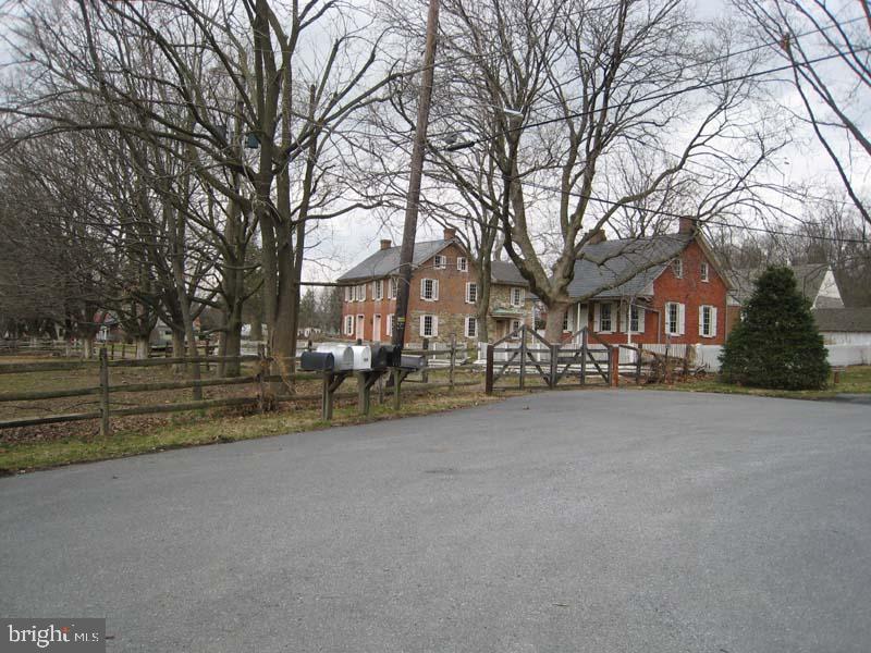 907 Valley Road Lancaster, PA 17601 - Photo 14 of 16 Gallery Image 14