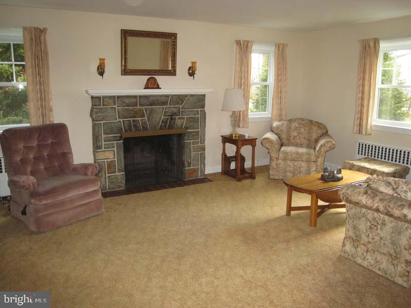 907 Valley Road Lancaster, PA 17601 - Photo 3 of 16 Gallery Image 3