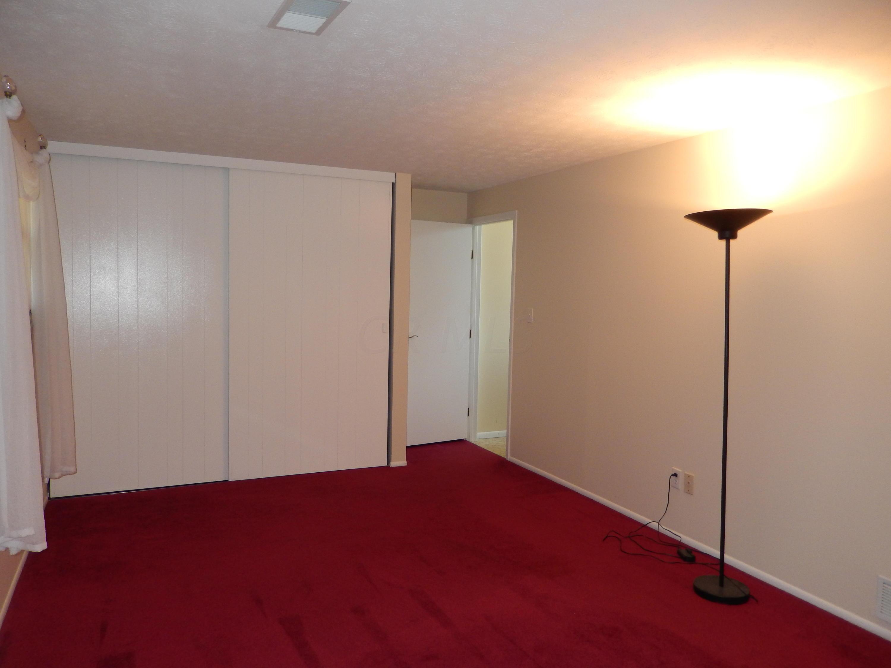 1634 Bluhm Road Columbus, OH 43223 - Photo 12 of 24