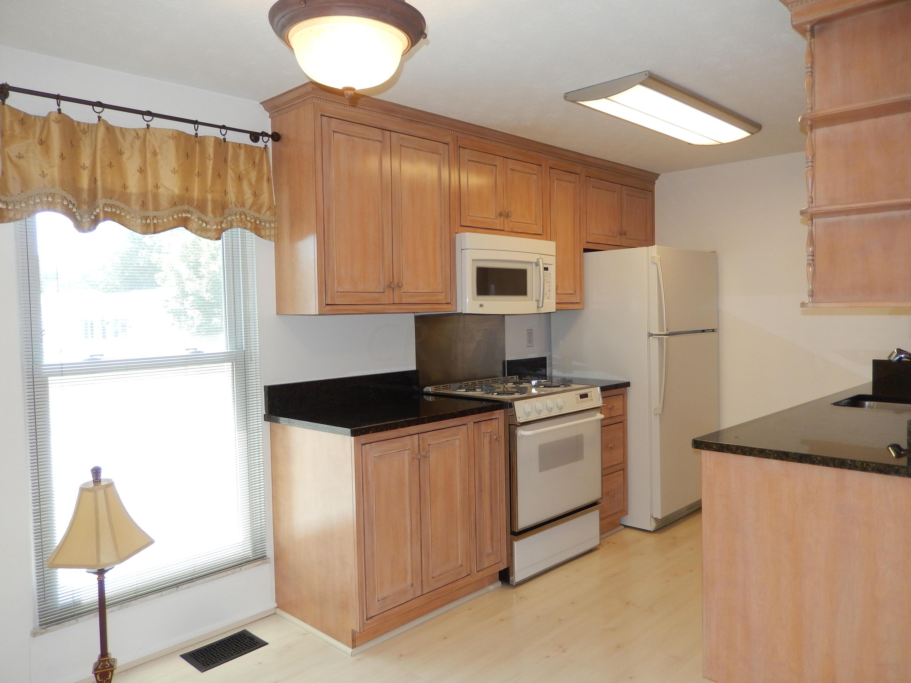1634 Bluhm Road Columbus, OH 43223 - Photo 8 of 24