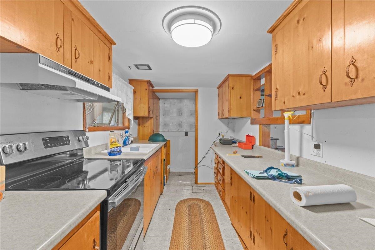 99 Oak Hill Road Williston, VT 05495 - Photo 14 of 50