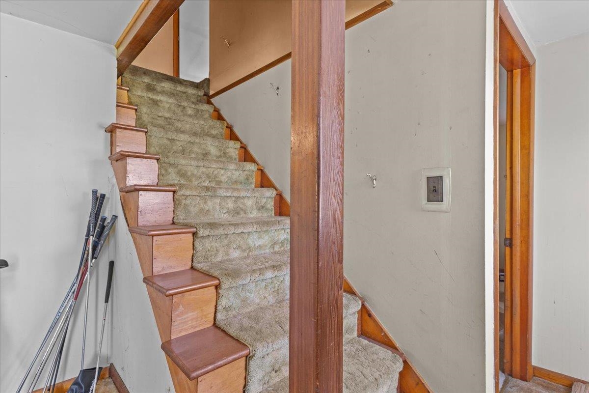 99 Oak Hill Road Williston, VT 05495 - Photo 4 of 50