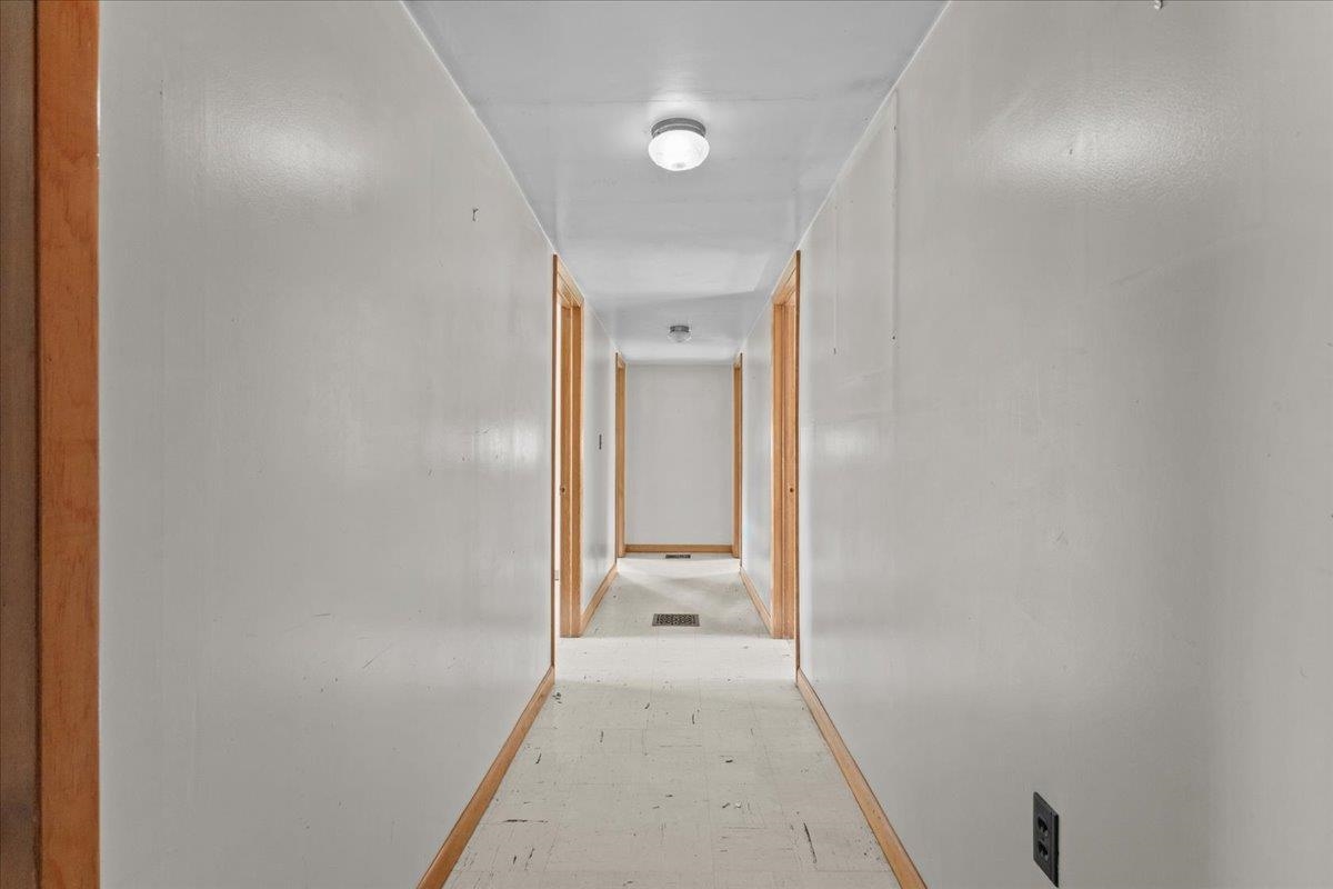 99 Oak Hill Road Williston, VT 05495 - Photo 5 of 50