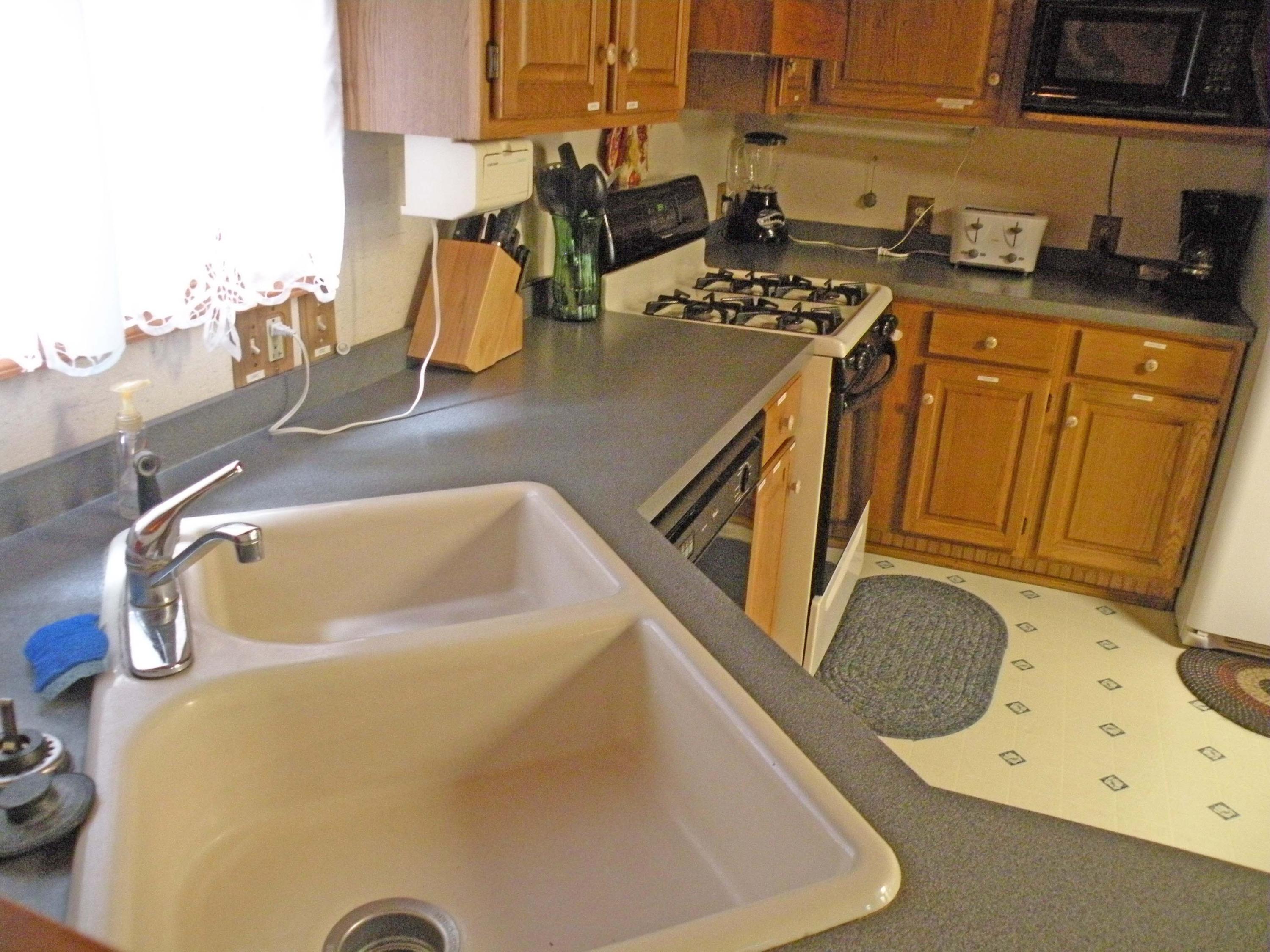 118 Thunder Ridge Road Huddleston, VA 24104 - Photo 19 of 44 Kitchen