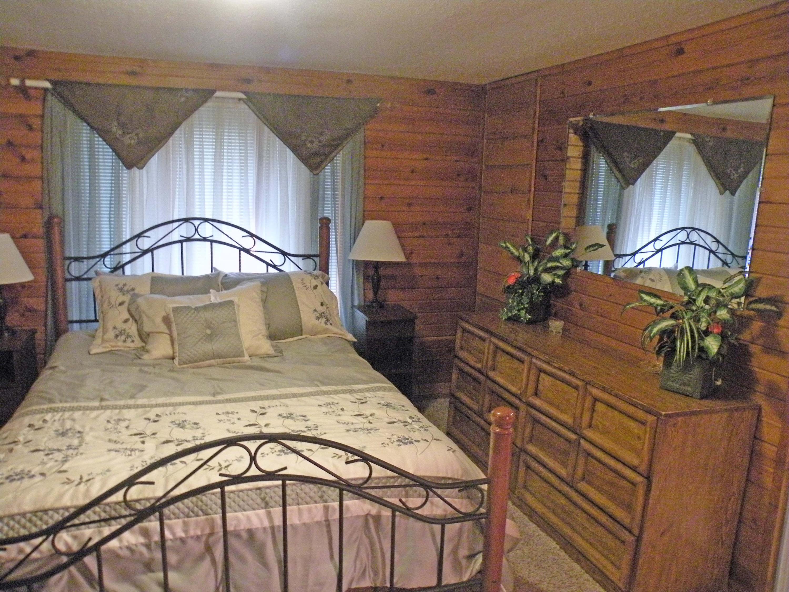 118 Thunder Ridge Road Huddleston, VA 24104 - Photo 23 of 44 2nd Master Bedroom