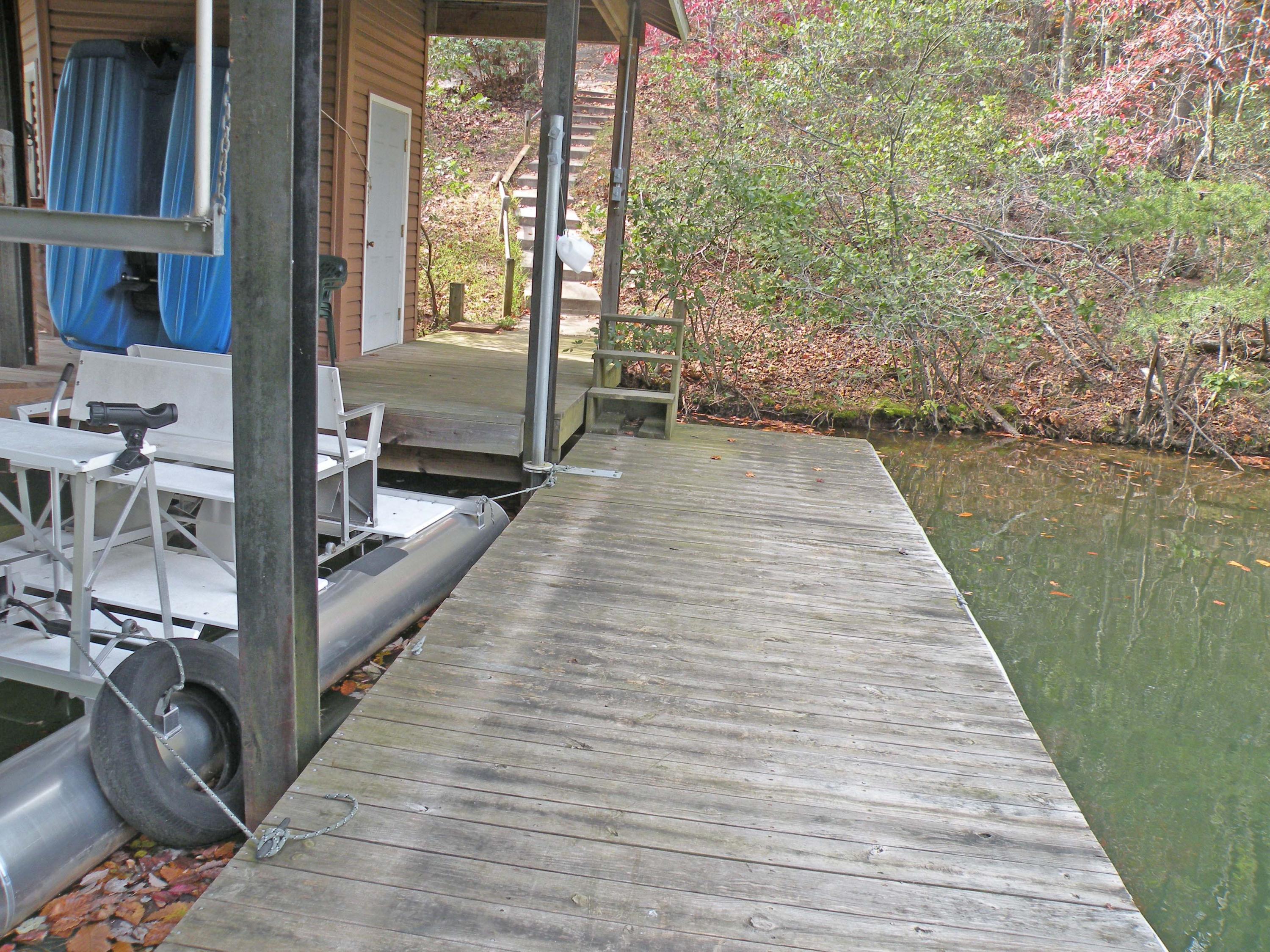 118 Thunder Ridge Road Huddleston, VA 24104 - Photo 42 of 44 Dock w/floater