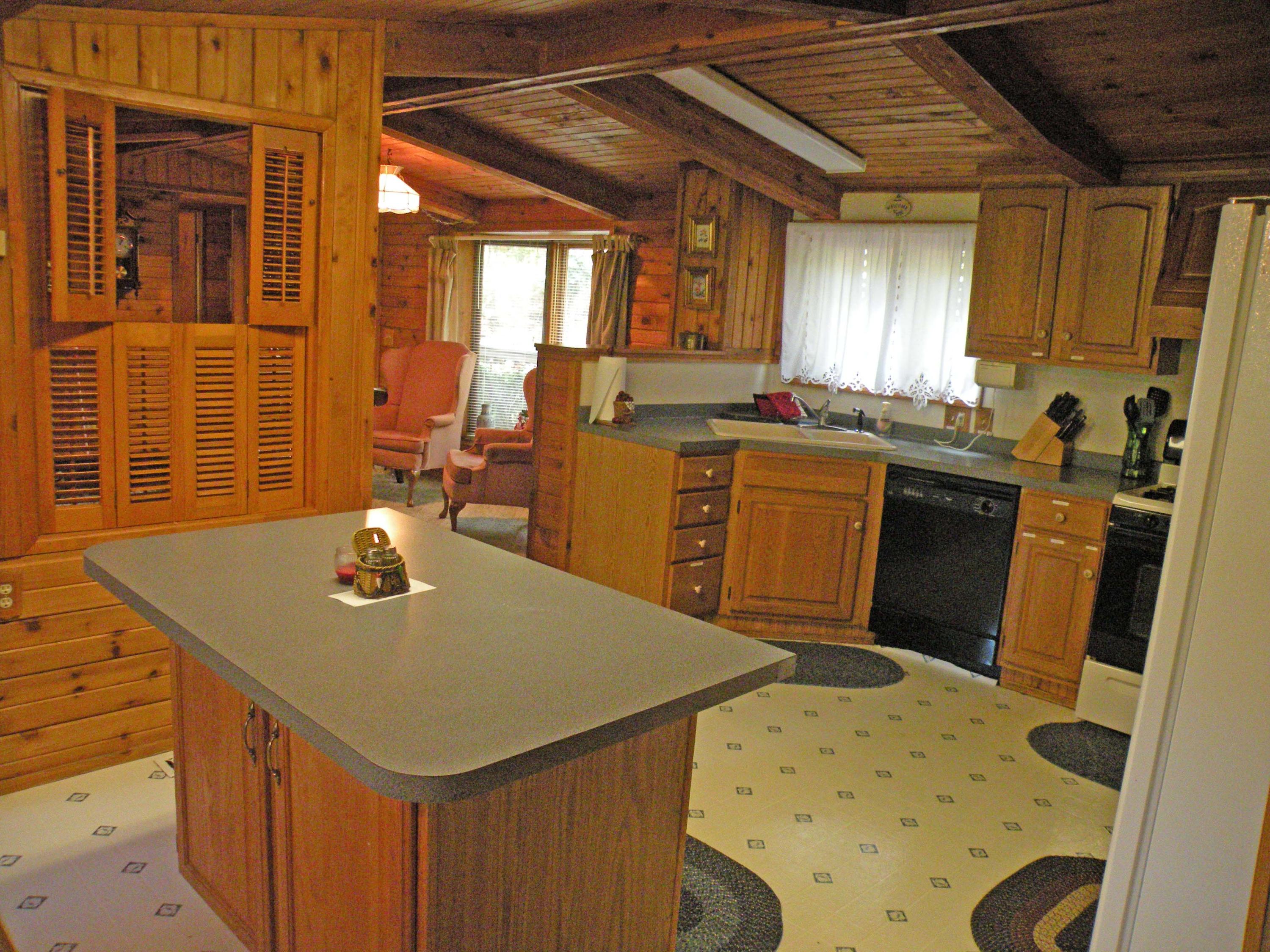 118 Thunder Ridge Road Huddleston, VA 24104 - Photo 6 of 44 Kitchen