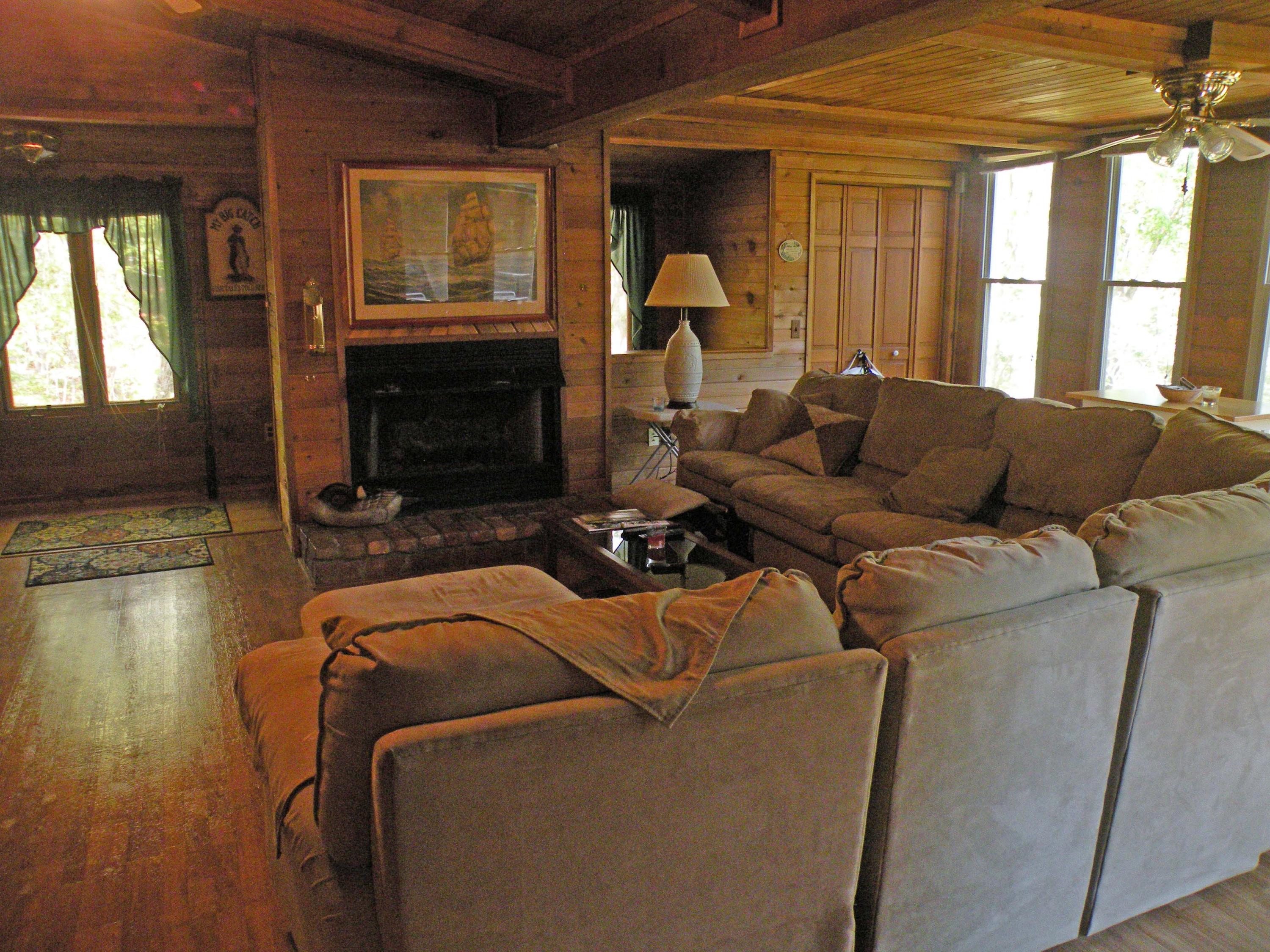 118 Thunder Ridge Road Huddleston, VA 24104 - Photo 9 of 44 Family Room