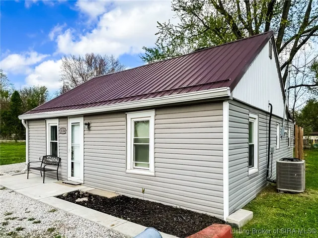 $145,000 | 1134 North Marion Street, Mitchell, IN 47446