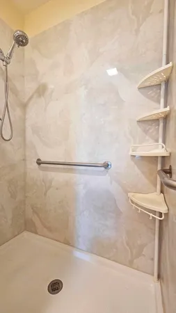$329,900 | 111 Autumn Court, Unit 111, Buffalo Grove, IL 60089