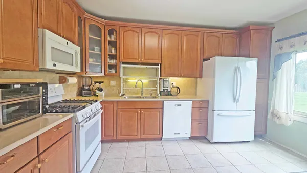 $329,900 | 111 Autumn Court, Unit 111, Buffalo Grove, IL 60089