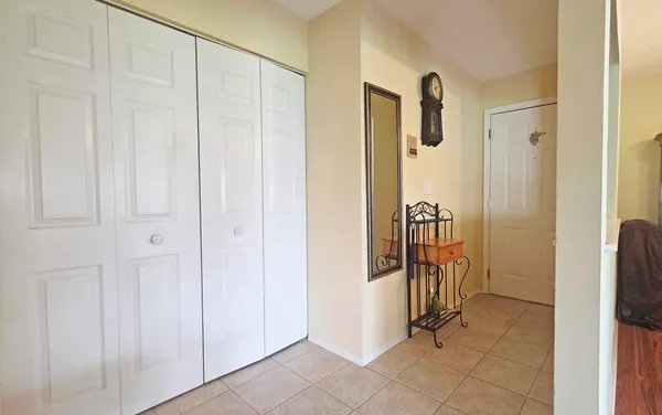 $329,900 | 111 Autumn Court, Unit 111, Buffalo Grove, IL 60089